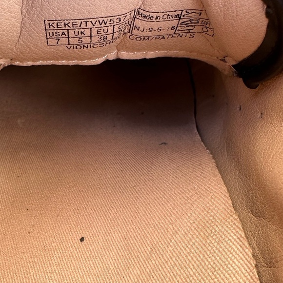 Vionic Lace-Up Sneakers - Picture 4 of 5